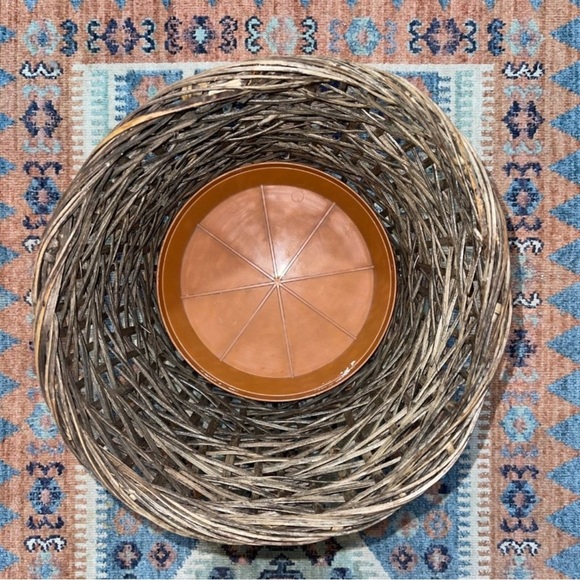 Large Wicker Planter Basket with Drip Tray - Picture 5 of 10